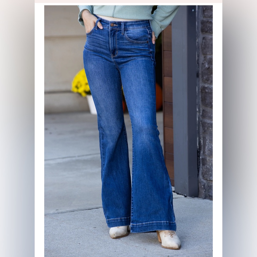 Judy Blue Highrise Flare Size 11/30